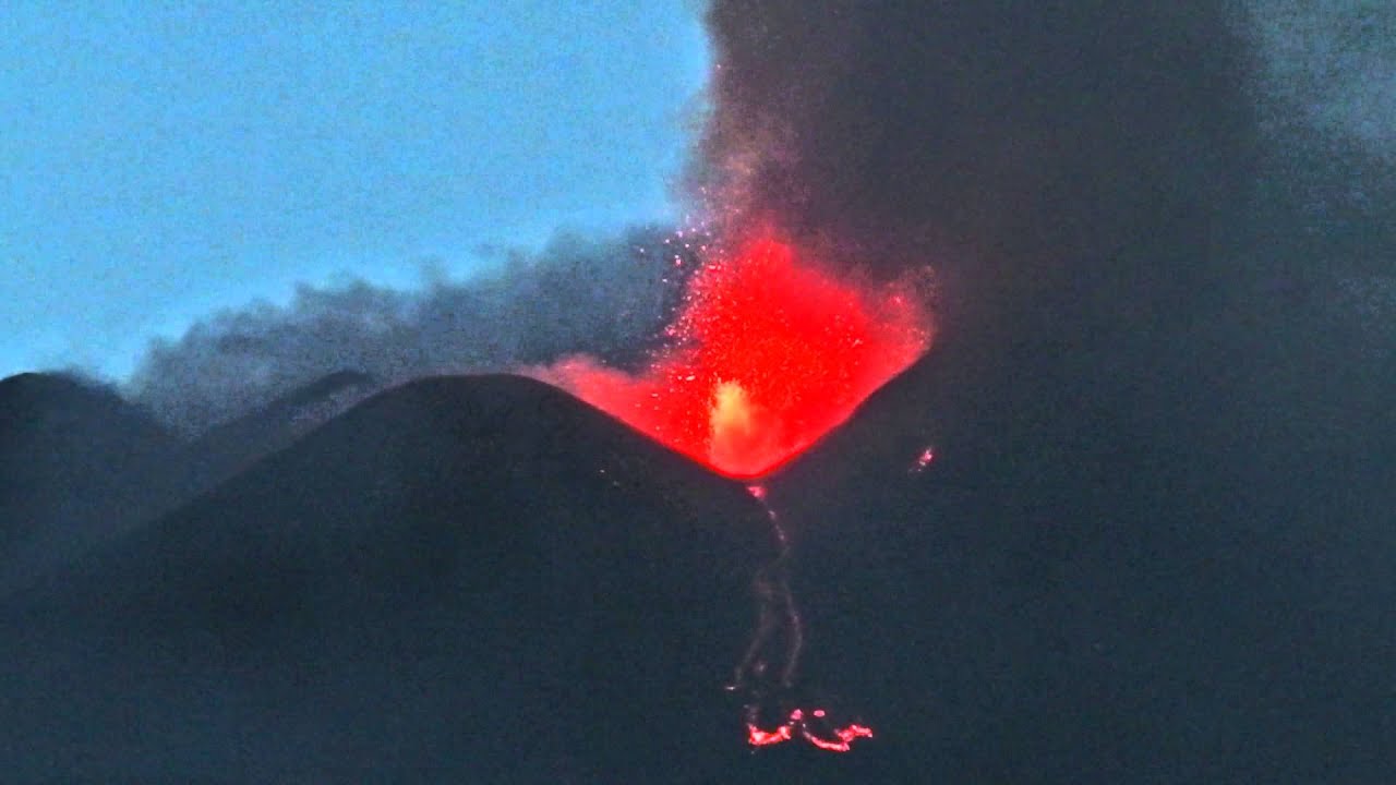 The long wait for Etna's 12 April 2013 paroxysm