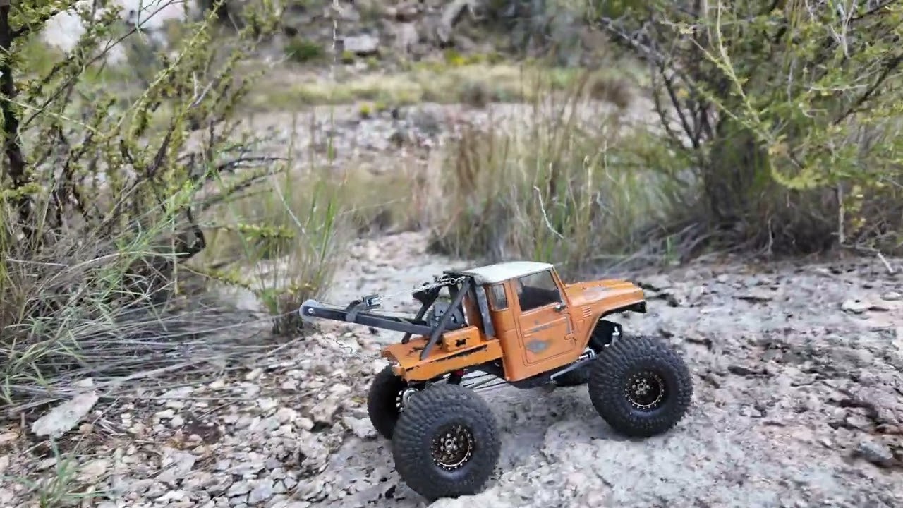 FJ40 Tow Truck,  Rick-overy services.  Furitek Cayman Pro 24 Scale RC OFFROAD