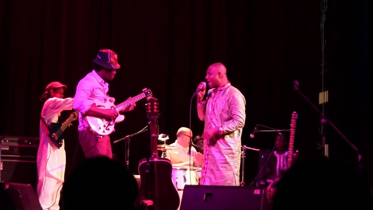 Sekouba Bambino and his band/choir live concert in Montreuil  (Paris, 2016)