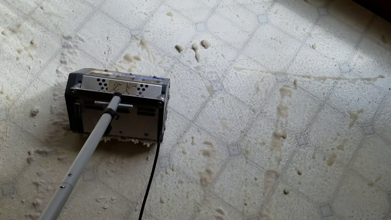 Cleaning laminate floors with CRB.