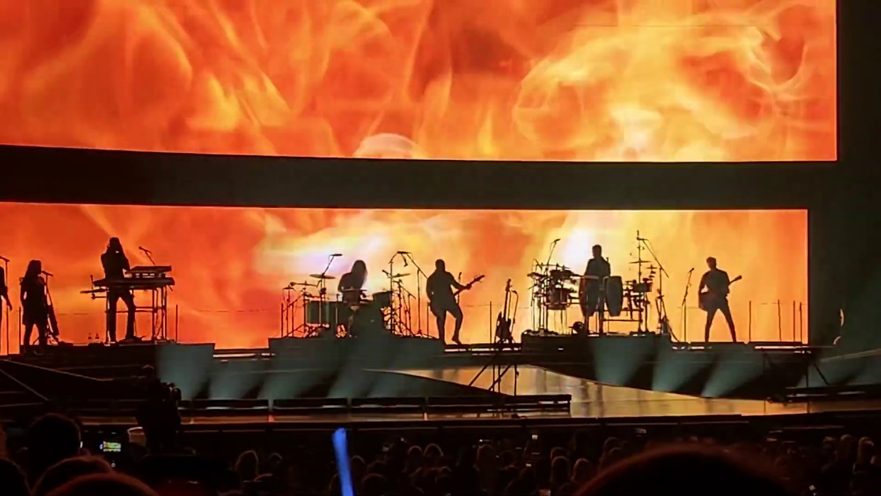 Jonas Brothers Happiness Begins Tour, Orlando:   “Burnin Up”