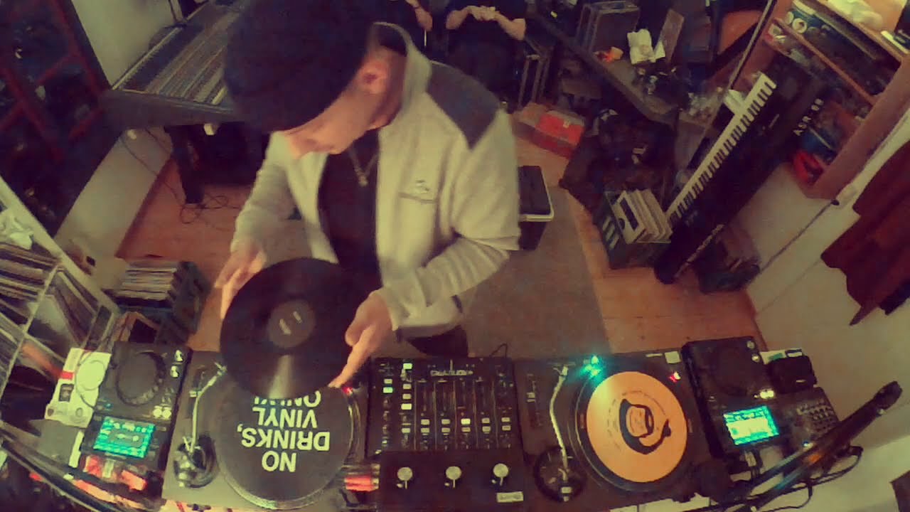 Deep house mixtape for your late night vibe sesh (Vinyl Only)