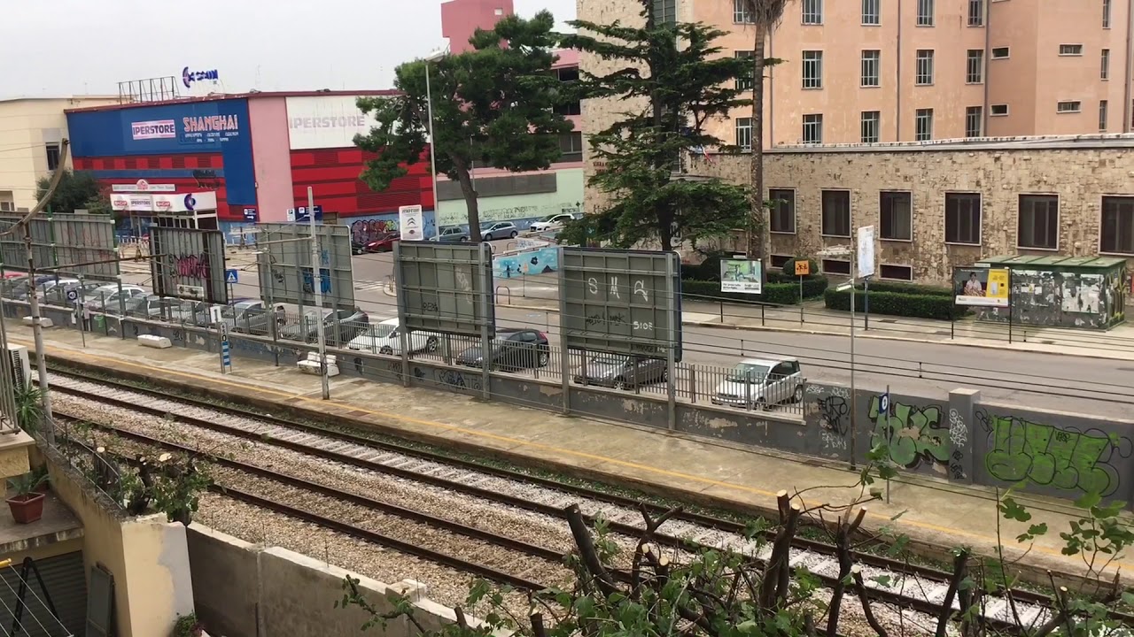 Treni in transito - Stazione Marconi Bari