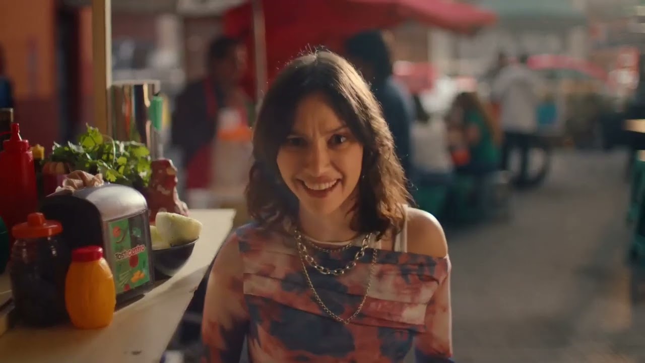 Tostitos Mexico - En serio siempre hay qué ponerles​