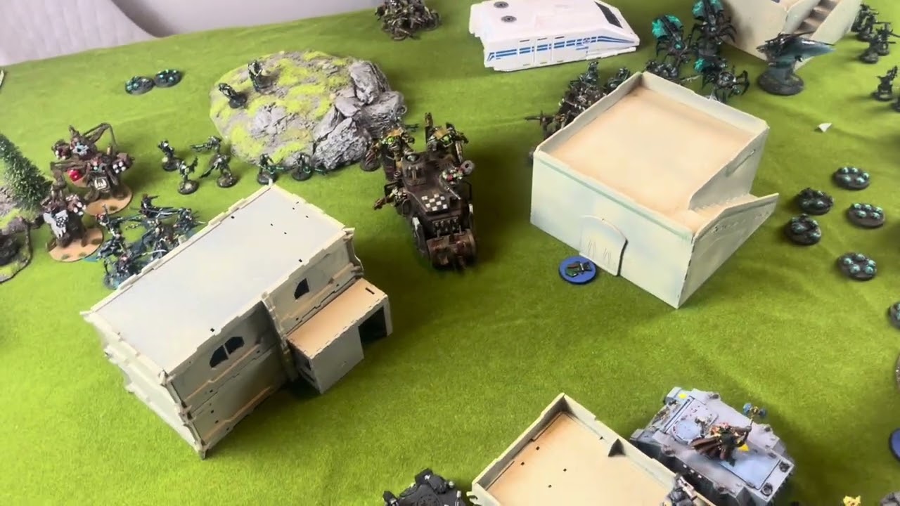 Videoinforme warhammer 40k (Eldar Oscuros-Orkos-Necrones VS Hermanas-Lobos-Angeles Oscuros)