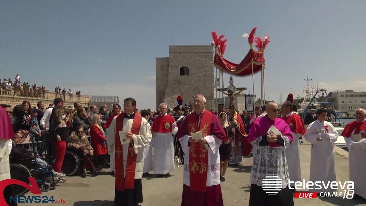 +++ LO SBARCO DEL CROCIFISSO DI COLONNA A TRANI DOPO DUE ANNI DI STOP +++