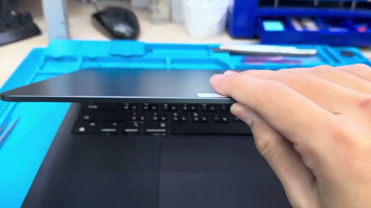 เปลี่ยนจอ LCD Macbook Air 13