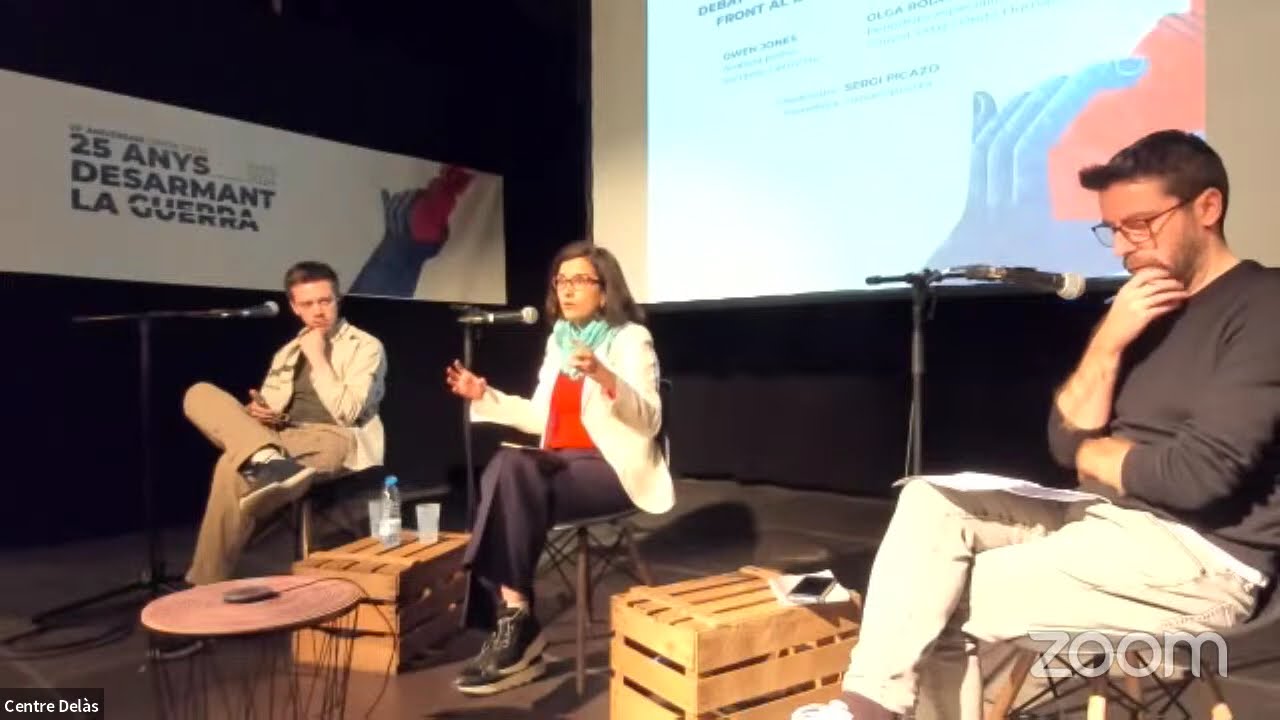 Jornada 'Contra el (des)ordre militar global' amb Olga Rodríguez i Owen Jones