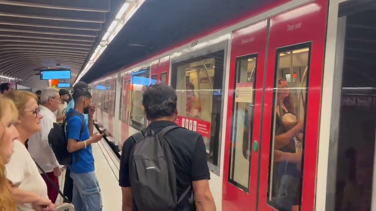 Metro de Barcelona L2 3 Series 9000* en Artigues I Sant Adrià (Serie 9000) (8/7/2025)