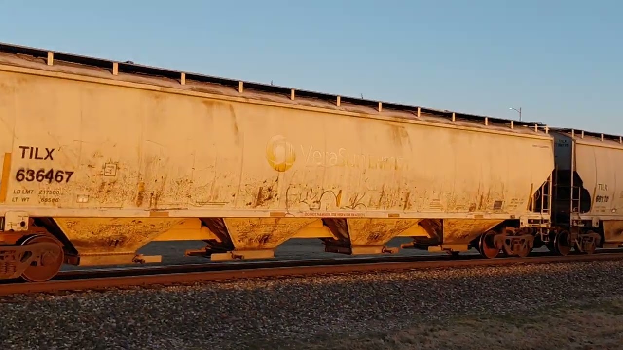 BNSF DDG Train leaving Wichita, KS 2/21/26