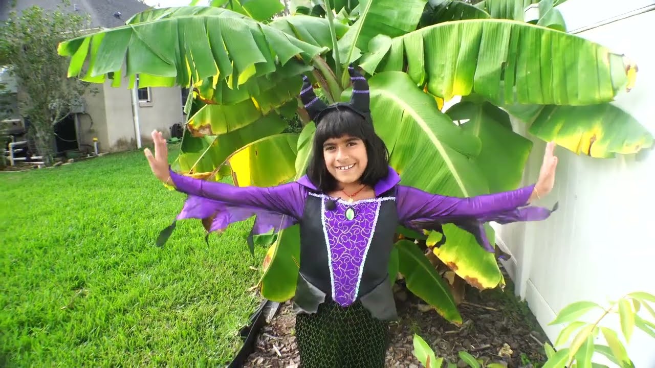 Garden tour in Halloween outfit vlog in Tamil by Riha Saravanan, 
