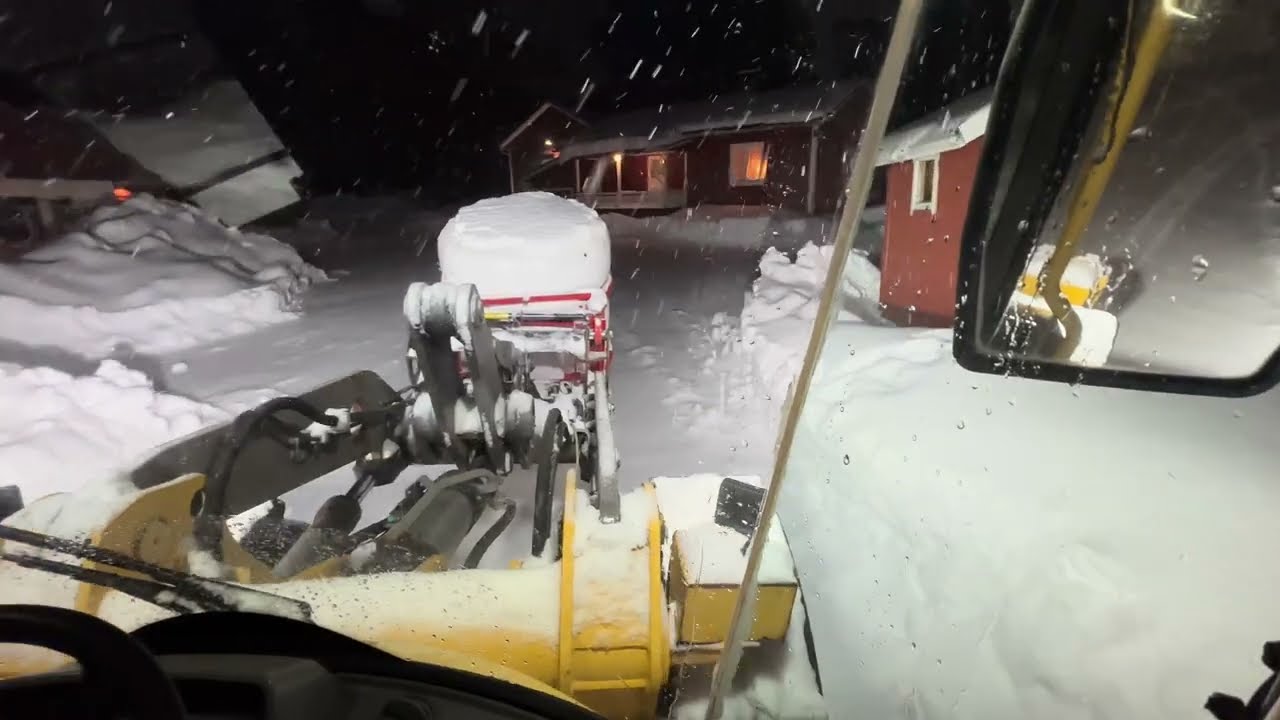 Still snowing, April 7th