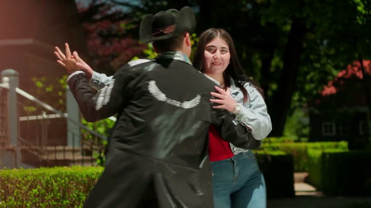 Kapatazes del Amor - Una Miradita (Oficial Video)