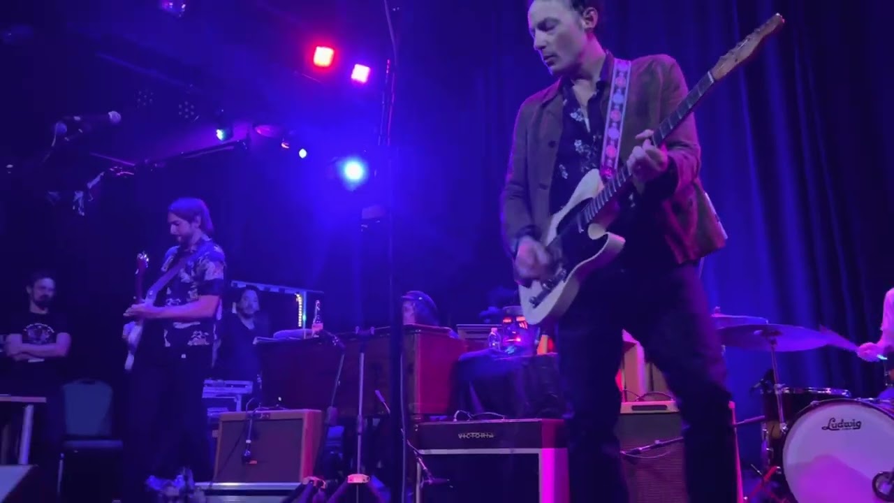 The Wallflowers - Standing eight count - Jakob forgets the lyrics - 8-19-22 @ Woodstock, NY