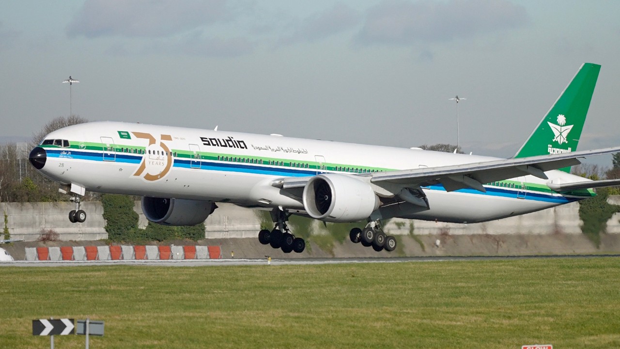 Rush Hour At Manchester Airport - PlaneSpotting Single Runway Operations