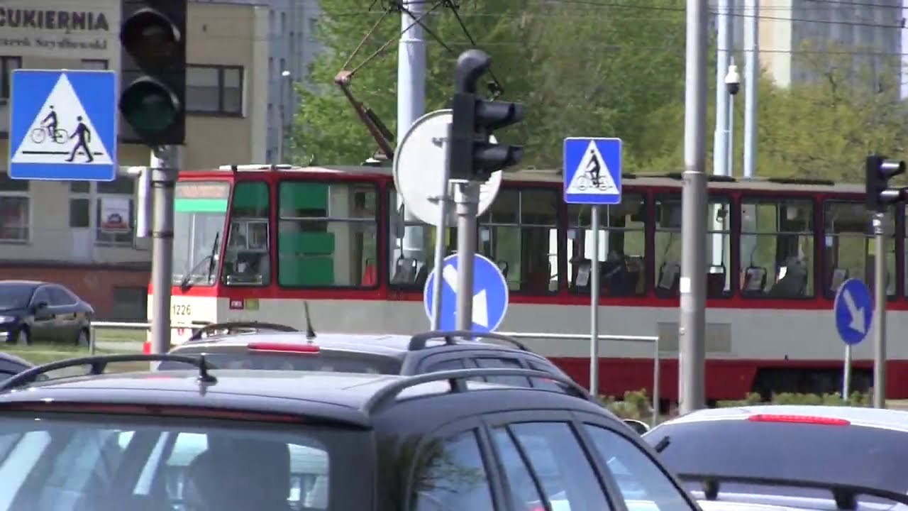 W niecały rok po nagraniu tego filmu, te tramwaje zniknęły z torów...