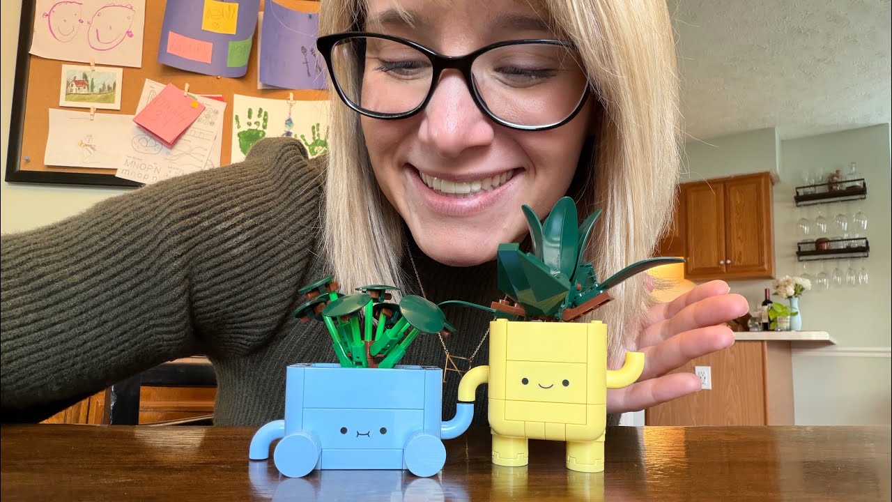 Lego Live: Jessie Builds Plant Friends!