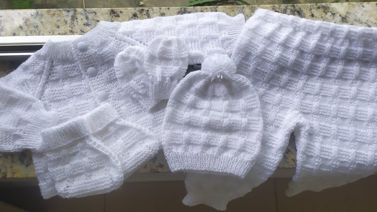 GORRITO PUNTO CESTA 0 A 3 MESES EN DOS AGUJAS