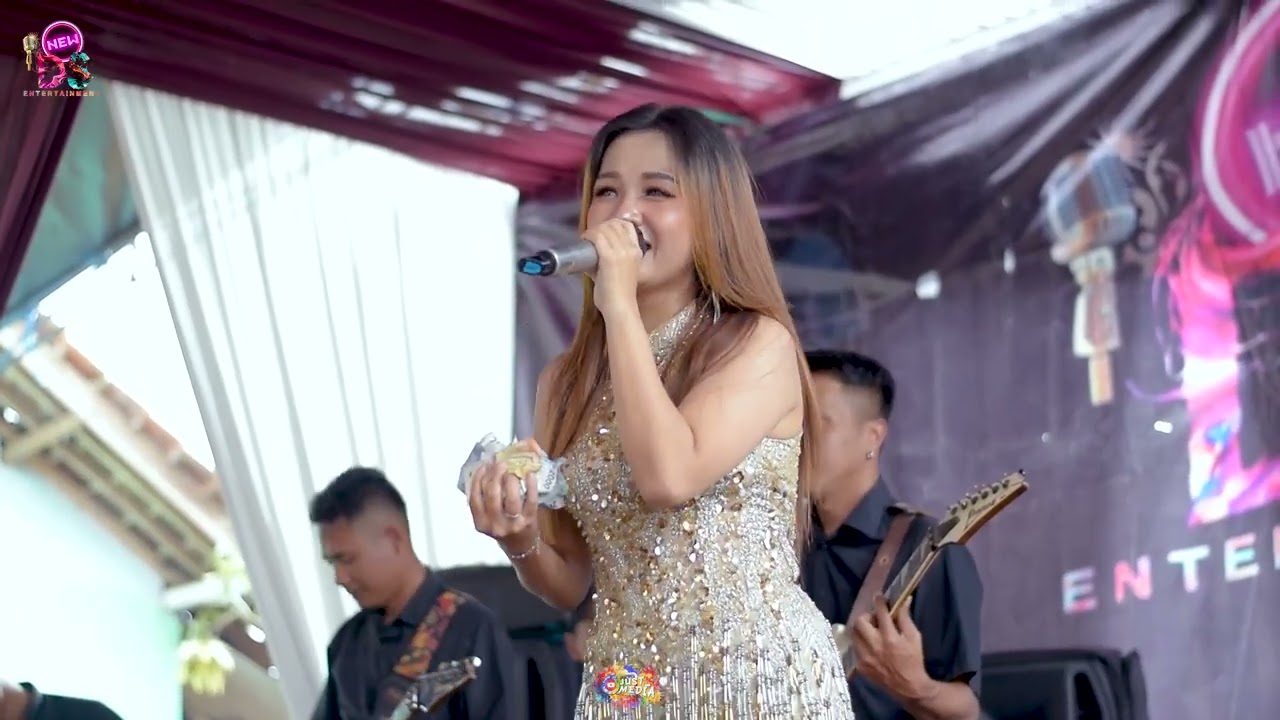 LIVE SHOW NEW DS ENTERTAINMENT X ERNA PARVEZ ( KATAKAN SAYANG )