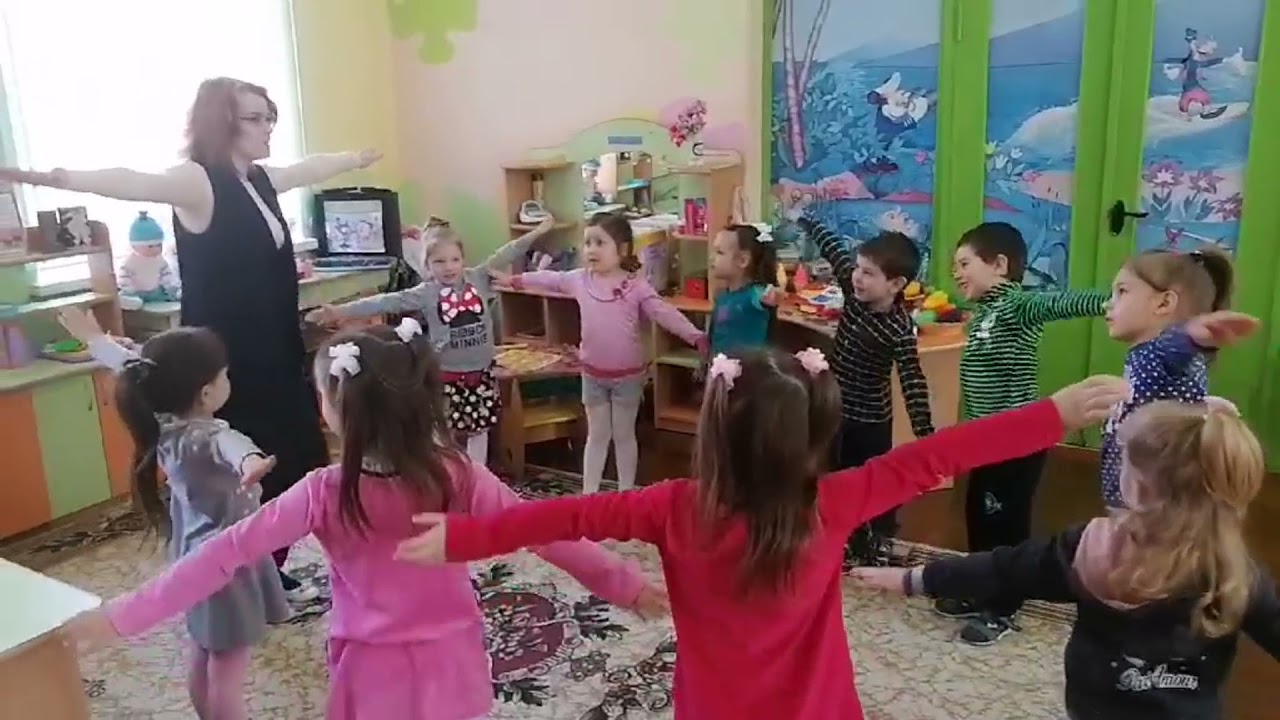Открытое занятие в средней группе «Путешествие в мир профессий»