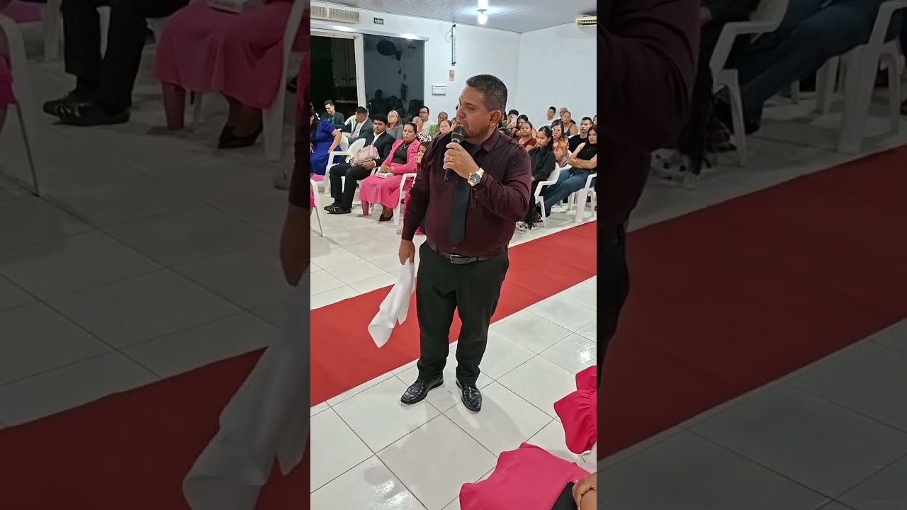Apóstolo na igreja do Apóstolo Ribamar 