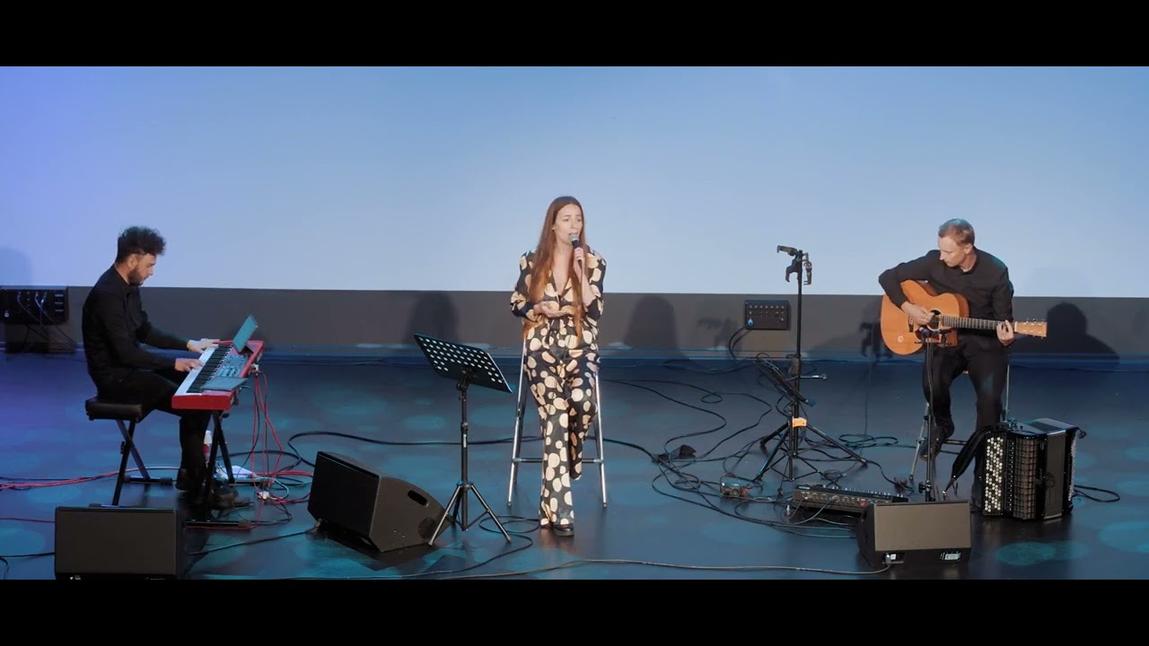 Olga Nawara - Kto wymyślił naszą miłość | LIVE