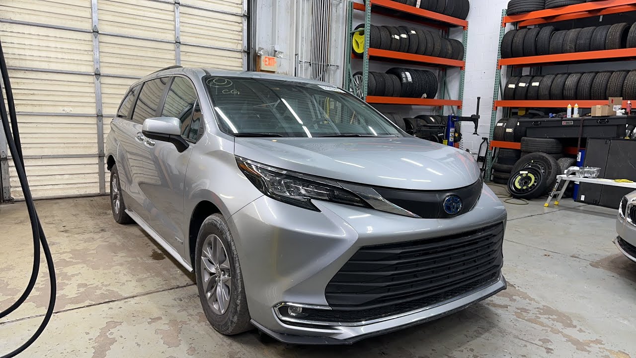 Сэкономили заказчику $16.000 - Думаете оценит? 2021 TOYOTA SIENNA HYBRID -$22.600 , авто из США 🇺🇸