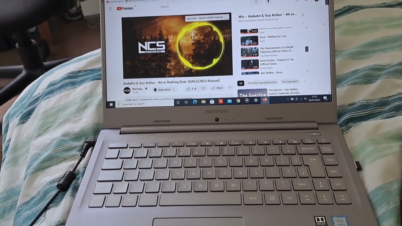 Laptop - 512GB SSD - MEDION AKOYA S6445 - Intel i5 CPU