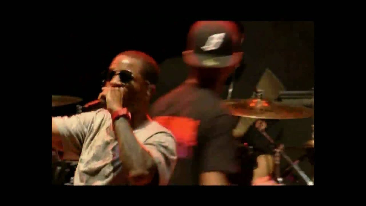 N.E.R.D - ROCK STAR - LIVE