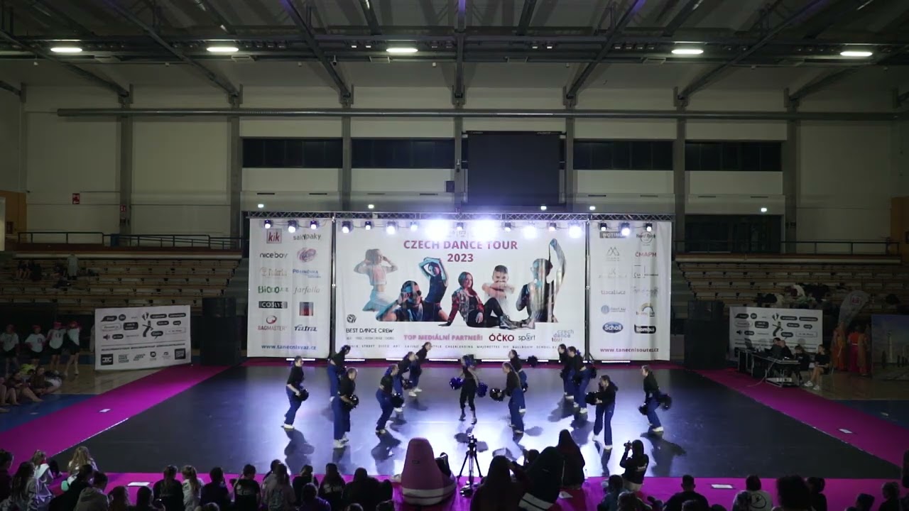 54. DDM Stříbro - SilverTeam Cheerleaders - Sparkles - Policewar