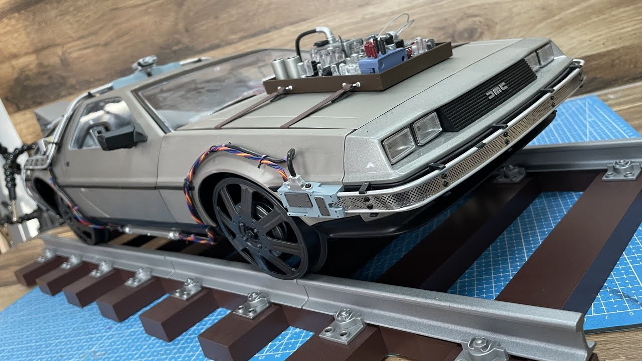 Elkészült a DeAgostini Vissza a jövőbe Delorean!