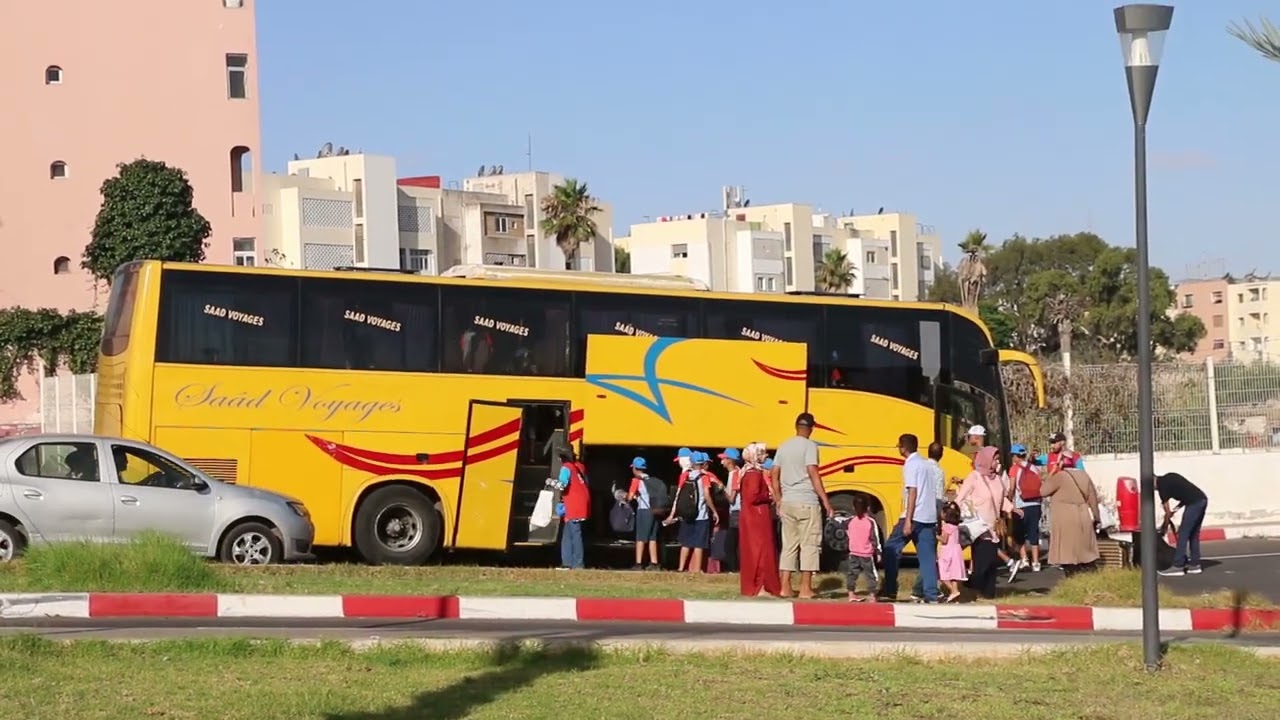 شاهد أجواء مغادرة الأطفال الدار البيضاء في اتجاه المخيمات الصيفية
