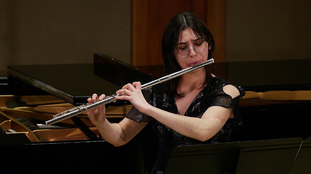Divertimento, Jean Francaix- Claressa Castro, flute