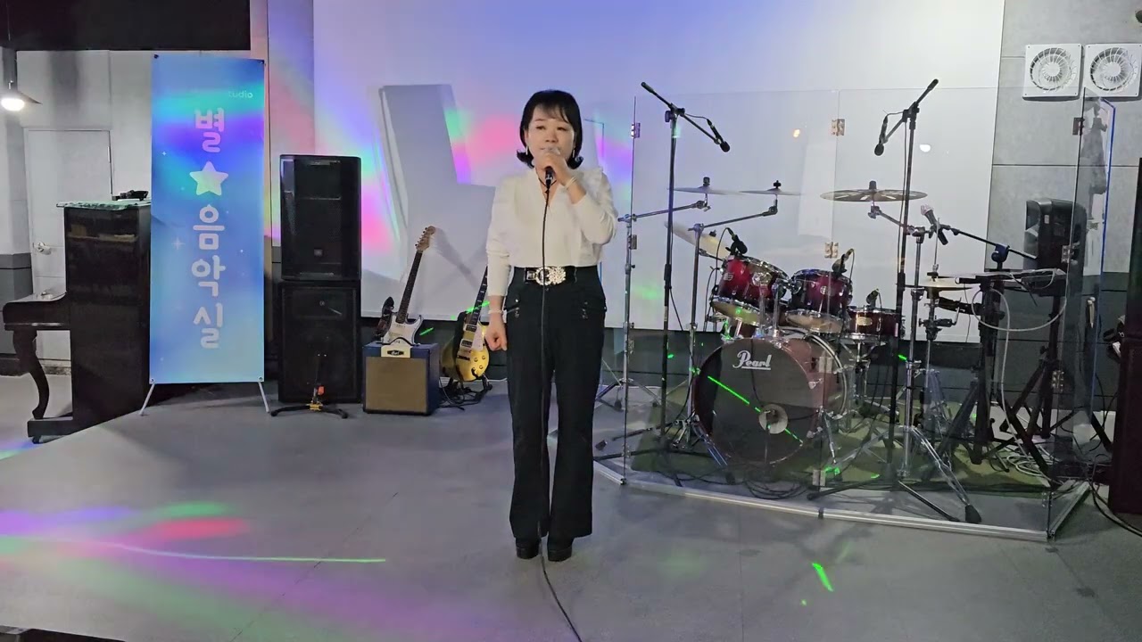 이름없는새, 원곡 손현희, 커버  강지나 