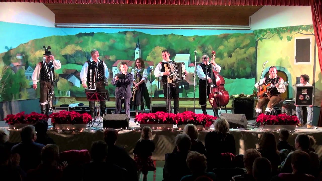 Predstavitev ansambla Slovenski zvoki iz ust Saša Dobnika