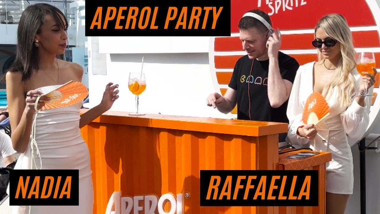 Le belllissime modelle al Aperol Spritz Party a bordo di Costa Toscana