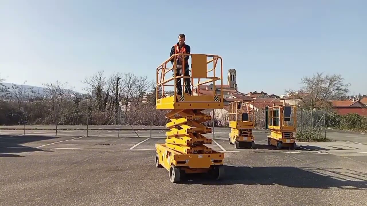 Used Scissor Lift 2018 Haulotte Compact 12  | equippo.com |