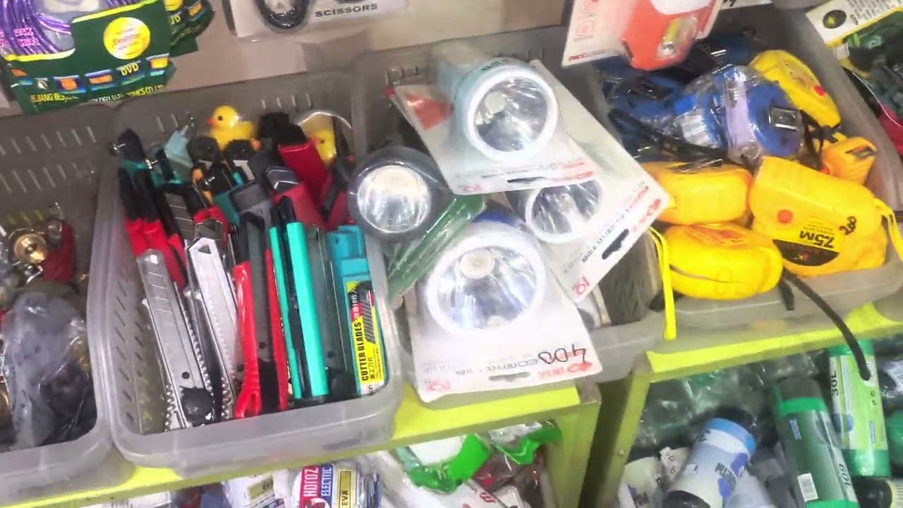 День-Сяопина 183 7price Автоматы, розетки, выключатель, изолента, скотч, отвёртка плоскогубцы и др