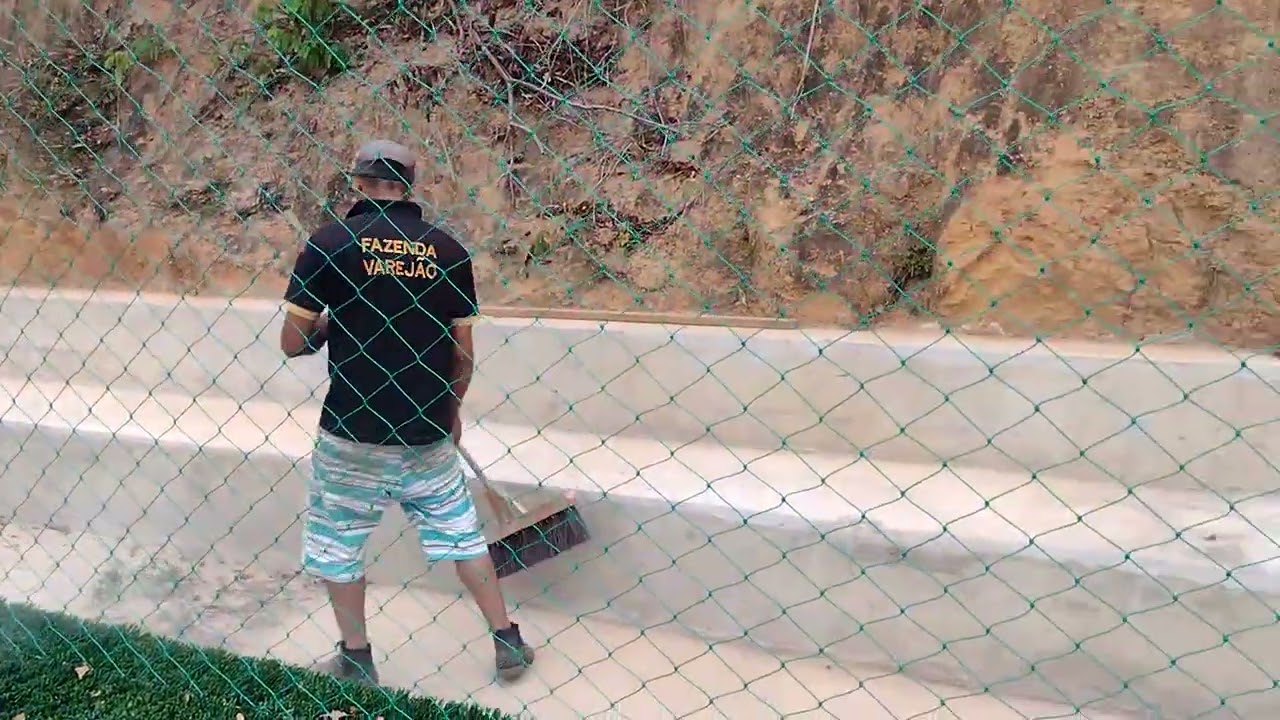 Mais um campo society entregue a grama utilizada foi a de 50mm fibrilada medida do campo 18×36