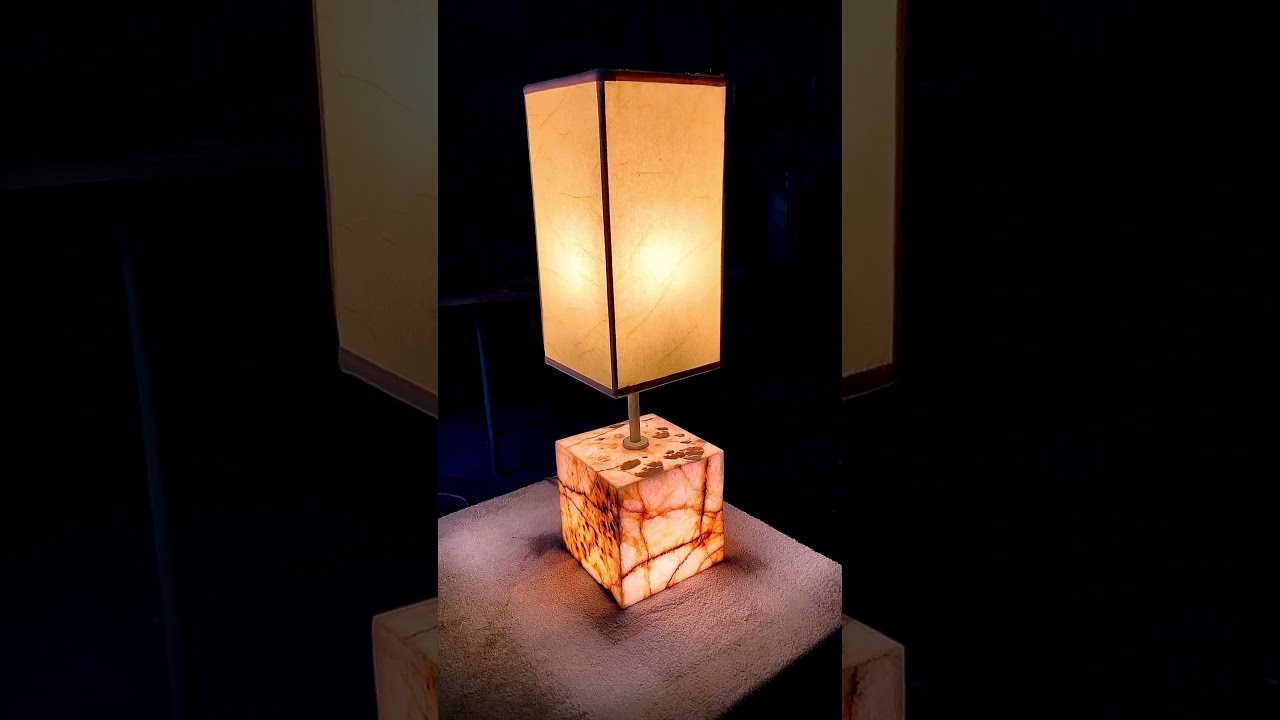 Lampada Abat-jour in marmo radica di onice pavone