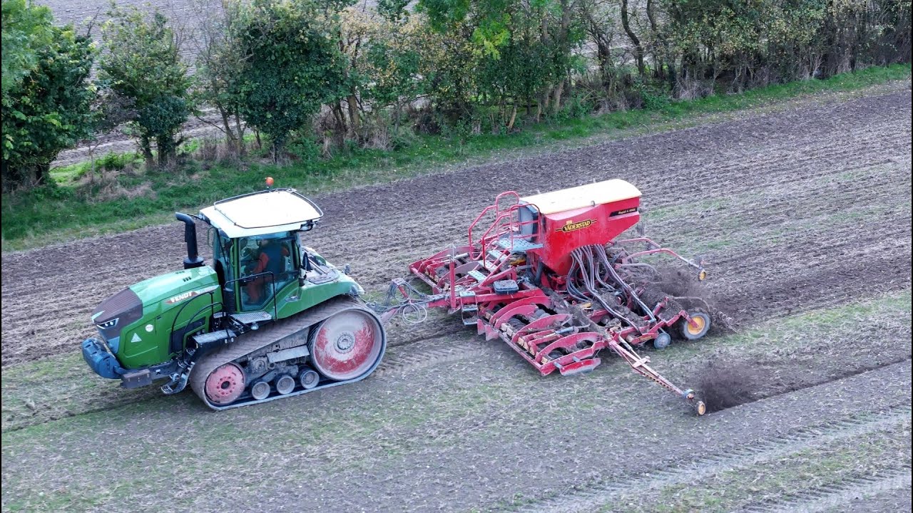 Vaderstad Rapid A600S pulled by Fendt 938 Cambridge Farm Machinery