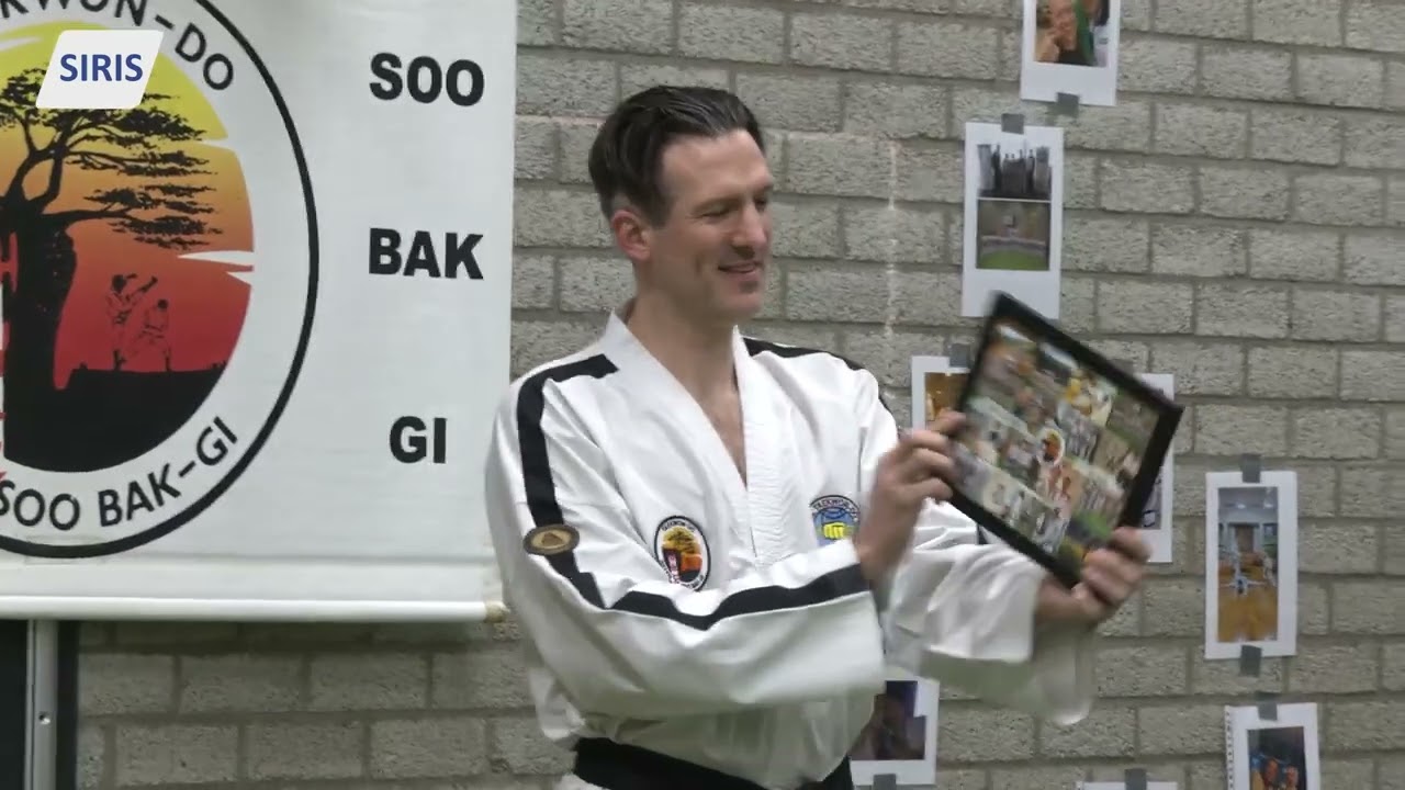 Taekwondodocent John van Dam behaalt zesde 'dan' in taekwondo