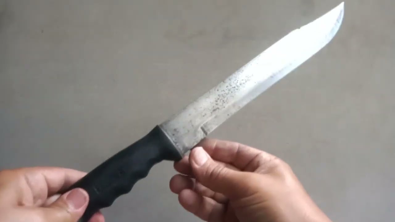 facas antigas encontradas em ferro velho e facão duas  caras antigo encontrado em quintal.