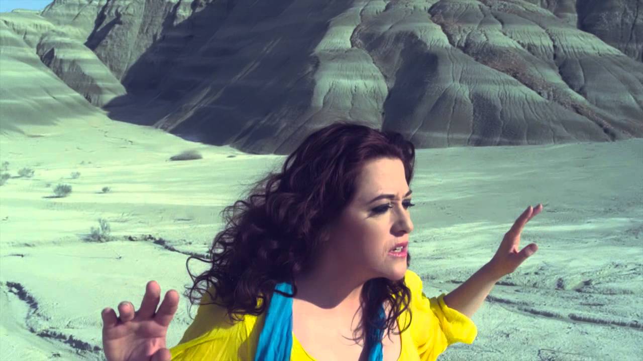 Selva Erdener - Ümitsiz (Official Music Video) [ Düşlerimin Toprağı © 2011 Kalan Müzik ]