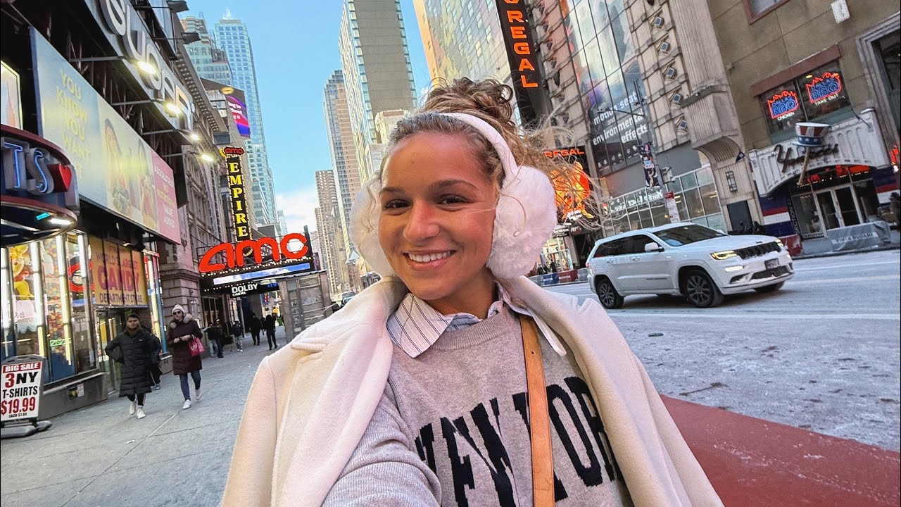 Let's take a girl's trip to New York City!✈️ Trying Joe's Pizza🍕Time Square at night🏙️ & Shopping🛍️