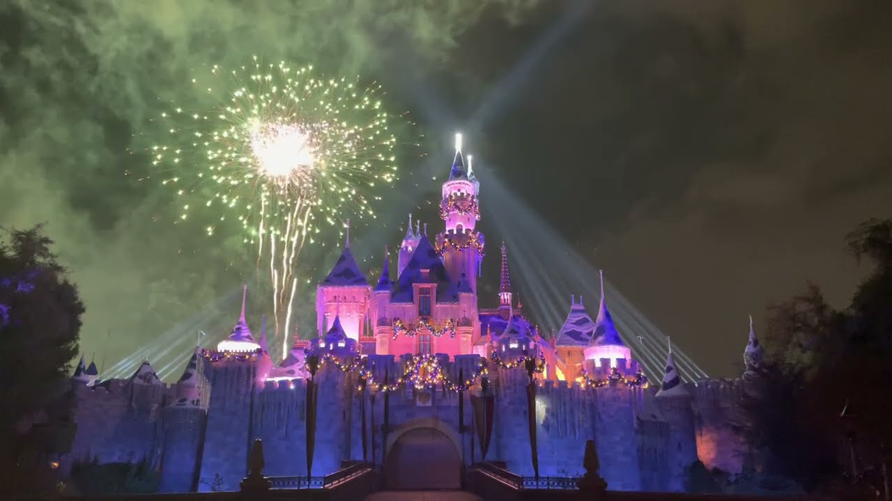 Believe… in Holiday Magic - full show and post show 2022 (FRONT ROW Castle View)