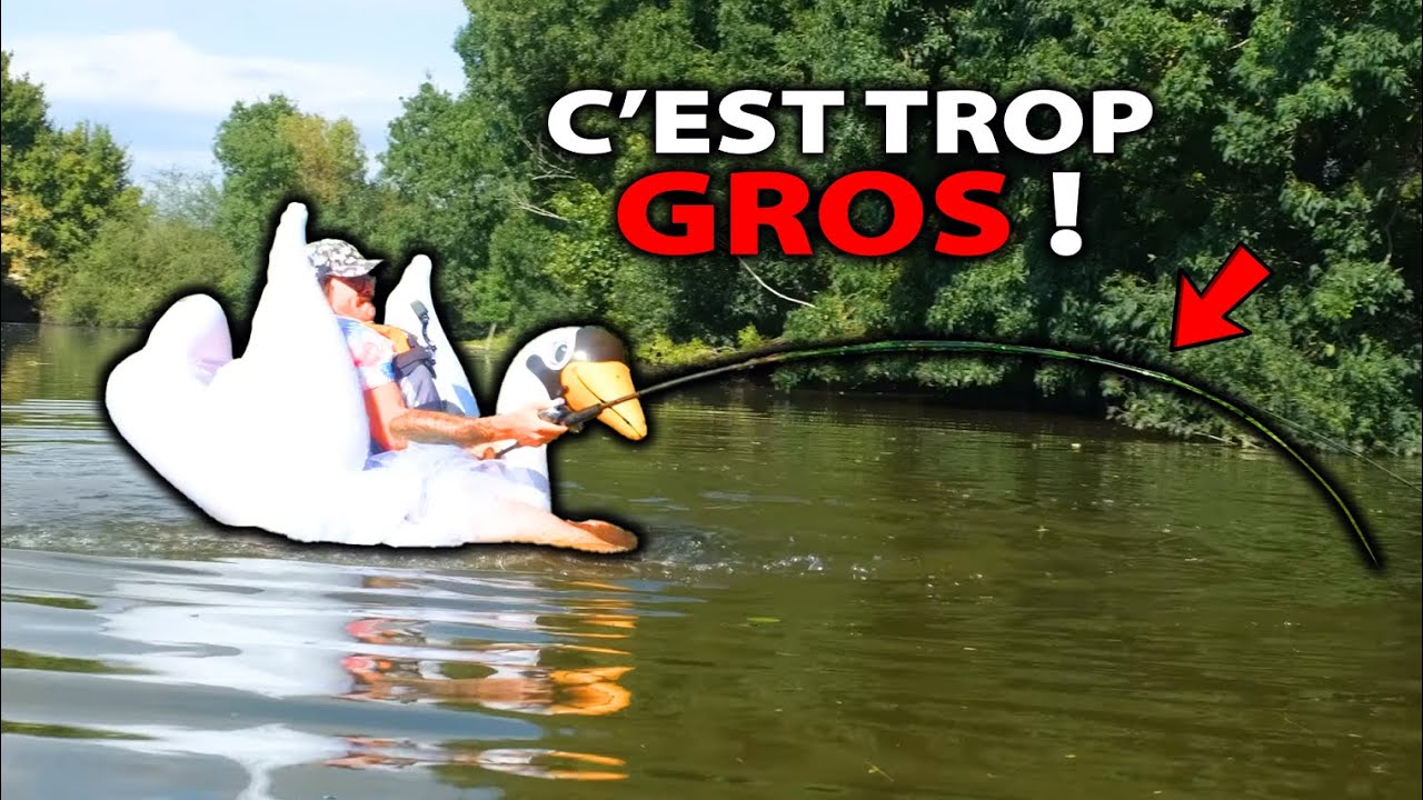Je Pêche le SILURE sur une Bouée pour ENFANTS ! ÇA TOURNE MAL !!!