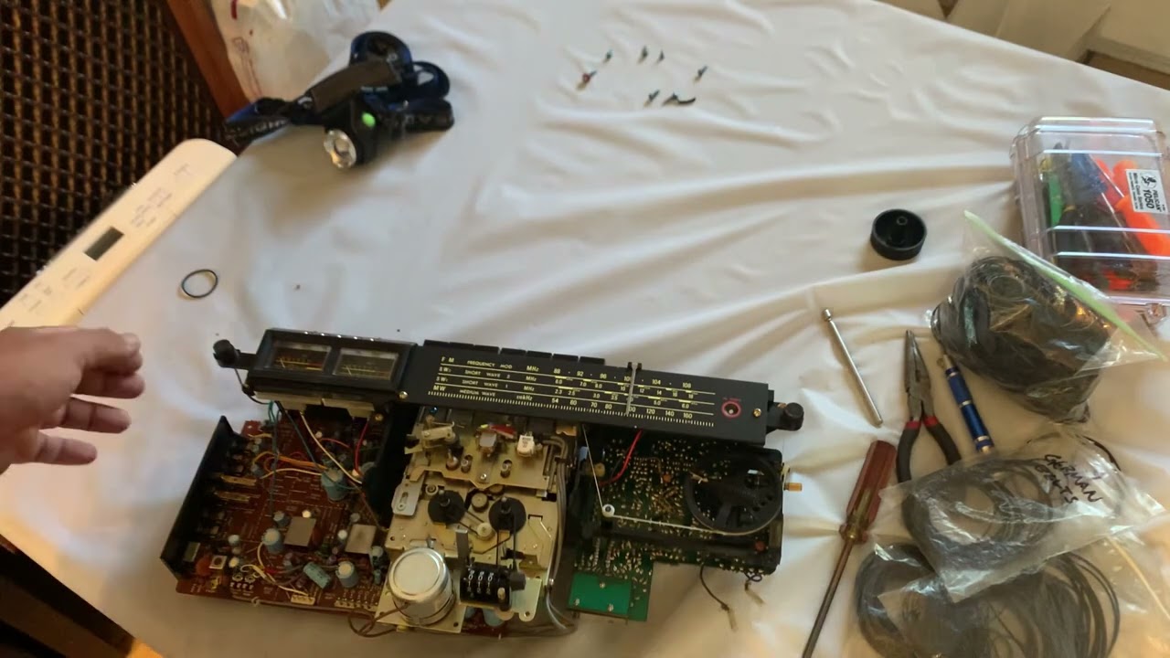 JVC RC-727JW boombox belt replacement (part 2)