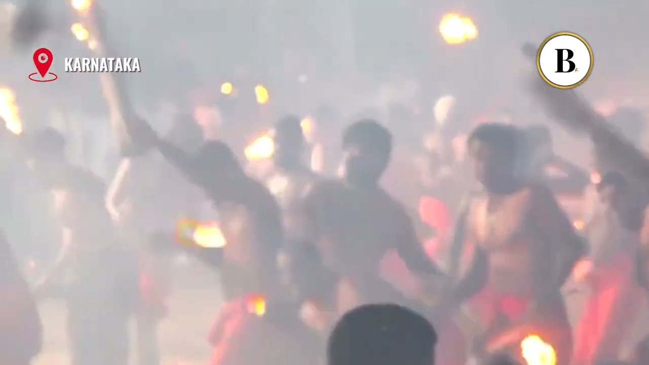 Devotees hurled fire at each other as part of a fire ritual 'Thoothedhara' or &lsquo;Agni Kheli&rsquo;