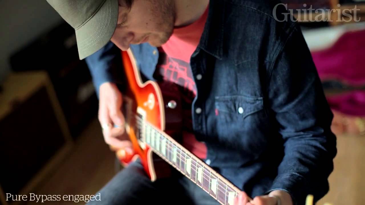 Gibson 2014 Les Paul Standard & 2014 Les Paul Classic electric guitar review demo
